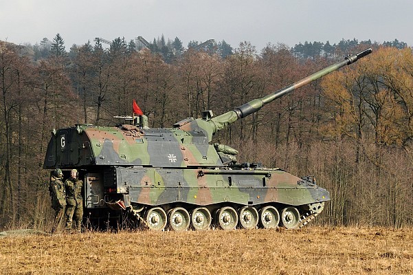 PzH 2000 German 155mm SPH (C)